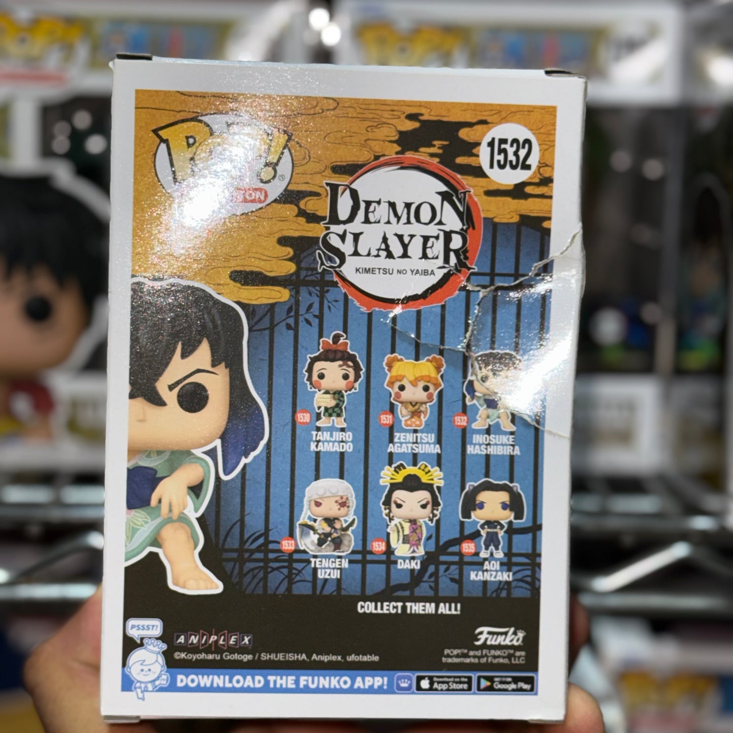 Demon Slayer - Inosuke With Dress (Detalles en caja)